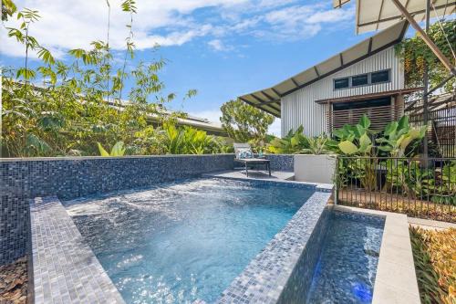 Parap Villa | Tropic Pavilion - Breezy Designer Retreat near Beach