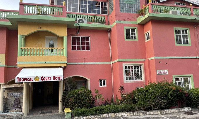 Ocean Ridge Estate Hotel | Tropical Court Hotel