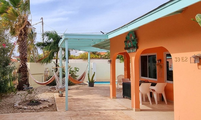 Noord House | Tropical Home-away-from-Home; private, with plungepool & near Palm Beach. COSY!