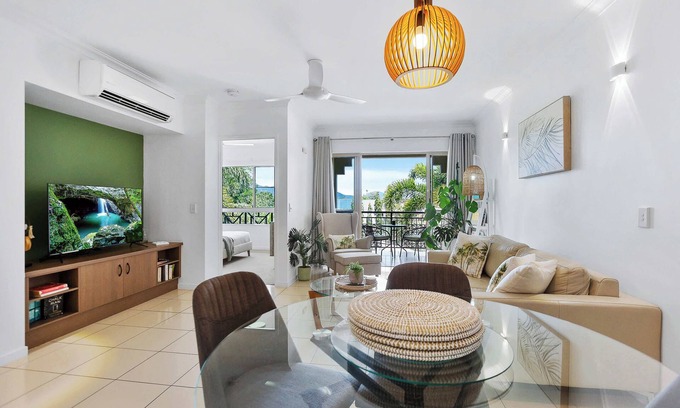 Bungalow Apartment | Tropical Paradise Cairns - 9 Pools,Gym, & BBQ