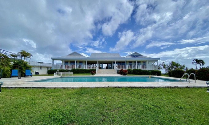 Estate Bakkero House | Tropical Private Gated Estate - Ocean, Island & Harbor Views!