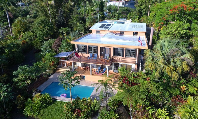 Guzman Abajo House | Tropical Retreat Villa&Studio