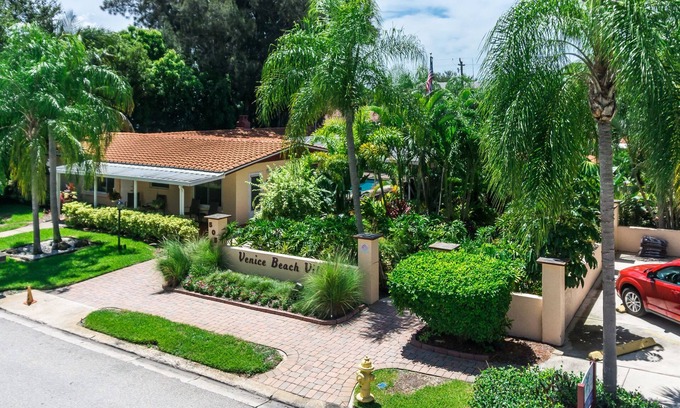 Venice House | Tropical Villas of Venice Beach