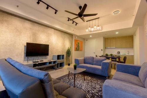 Downtown George Town Apartment | Tropicana 218 Spacious Luxury City 3BedRoom 3 Car park 11pax
