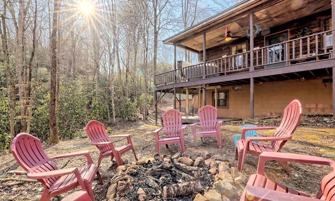 Marble Cabin | Trout Creek Getaway. 2 bedroom, 2 bathroom cabin on the creek with HOT TUB!