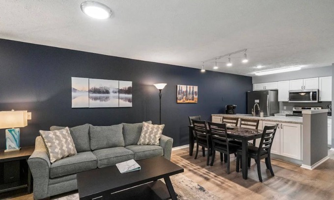 Harbor Springs House | Trout Creek Resort/Golf/Pool/Hot tub/Sauna/Pet friendly
