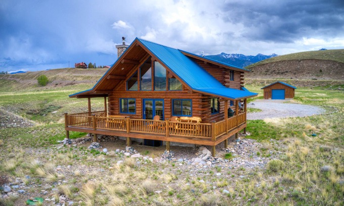 Cameron House | True Montana Log Cabin, Great Hunting/Private Madison River Fishing 3+2.5/YNP