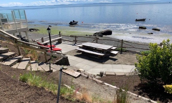 Delta Cottage | Tsawwassen Beach Cottage