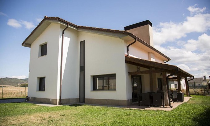Longuida Villa | TuApartamento Casa Lónguida by Clabao