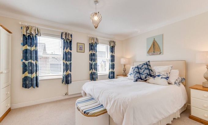 Seaton House | Tucked Away Cottage - Two Bedroom House, Sleeps 4