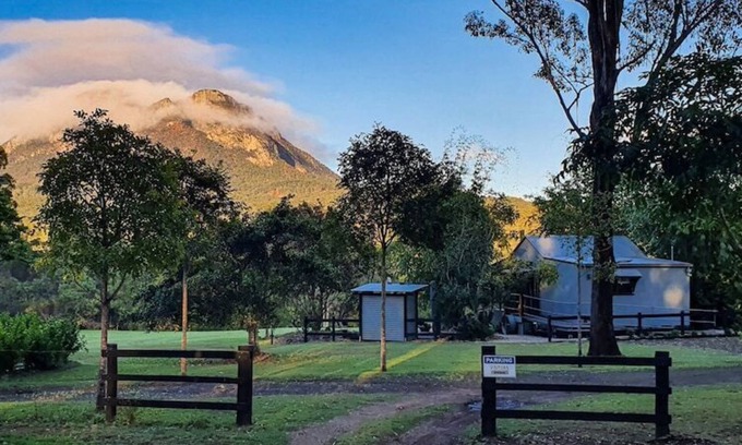 Rathdowney Cottage | Tuckeroo Cottages - Blue Wren Cottage