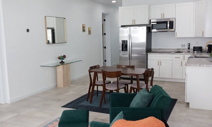 Menlo Park House | Tucson Barrio Home 2B/2B