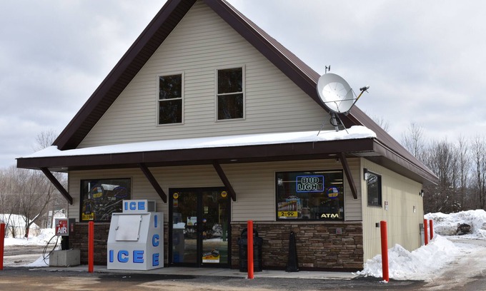Redfield Apartment | Tug Hill Rental-Redfield, NY