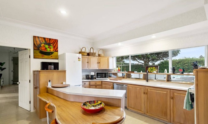 Karaka House | Tui Country Retreat with Wi-Fi and Garden Views
