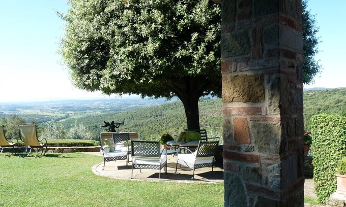 Civitella in Val di Chiana Villa | Tuscany Villa with Breathtaking View at Dotholiday