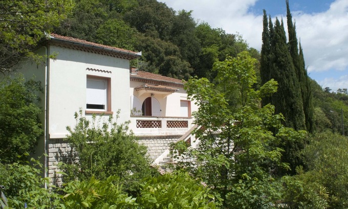 Meyrannes Villa | Tuscan-inspired villa in the Cévennes with terraces, pool garden and gîte