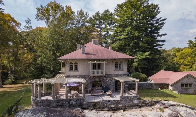 Chester Center House | Tuscan Villa in Chester CT