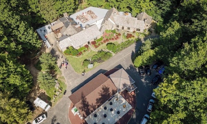 Newfoundland House | Tuscany Manor Inn Weddings. family reunions. corporate.