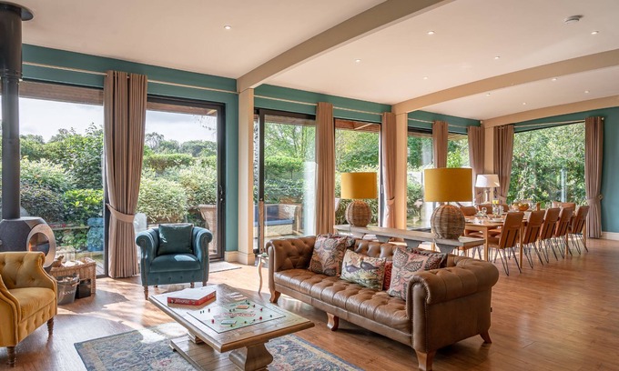Richmond Cottage | Twenty One - a lodge that sleeps 12 guests in 6 bedrooms