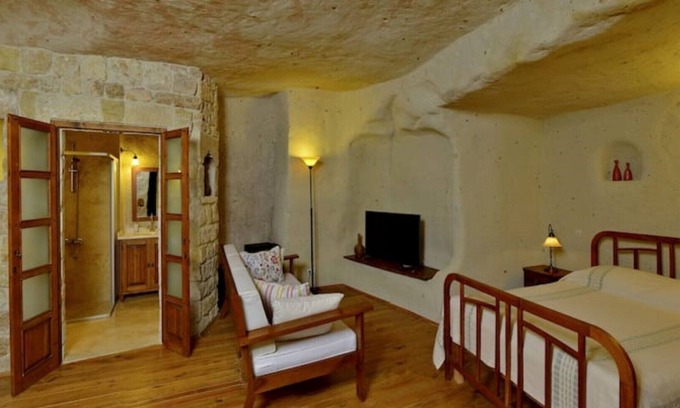 Urgup House | Twin-Arch 2 Bedroom Cave House