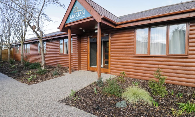 Meliden Cottage | TWIN HOTEL ROOM, romantic, character holiday cottage in Dyserth