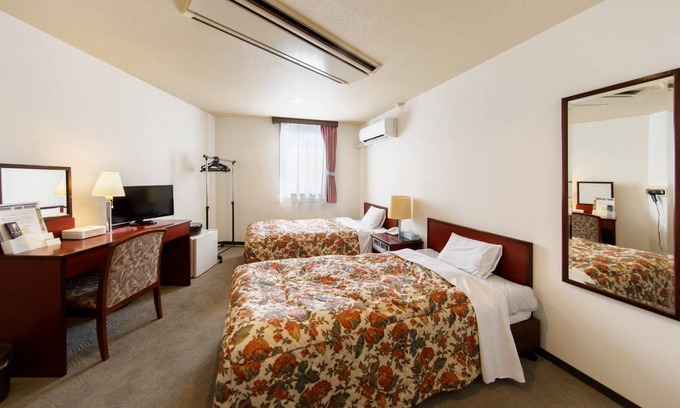 Kudamatsu House | Twin room / Kudamatsu Yamaguchi
