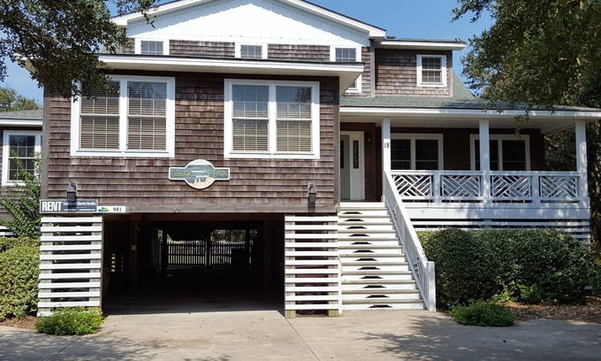 Southern Shores House | Twins Inn - Nantucket Beauty Oceanside on the OBX Southern Shores