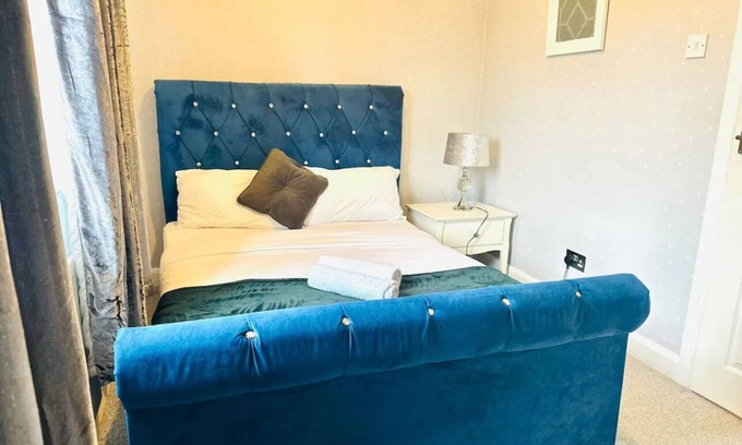 Rochester House | Twist of Tranquility in Rochester