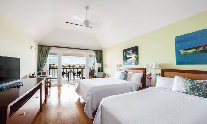 Paget Hotel | Two 2-Bedroom Stes at Newstead Belmont Hills Golf Resort and Spa