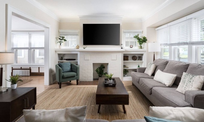 Shorewood House | Two 3 BR Units - Entire Bi-Level in Shorewood WI