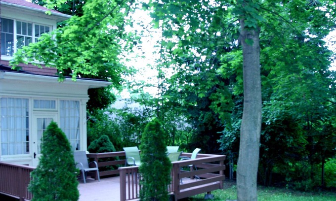 Niagara Falls Villa | Two Adjacent 4 Bedroom Vacation Rentals on River Road