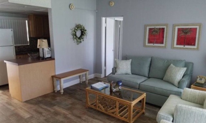 Hillsboro Beach Apartment | Two Bedroom Apartment #107/109