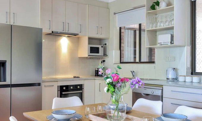 Nightcliff Apartment | Two bedroom apartment overlooking the beautiful Nightcliff foreshore .
