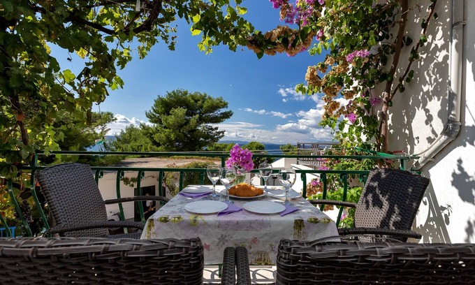 Drasnice Apartment | Two bedroom apartment with balcony and sea view Drašnice, Makarska (A-22698-a)