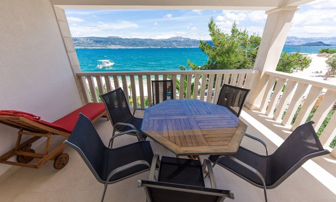 Municipality of Trogir Apartment | Two bedroom apartment near beach Arbanija, Čiovo (A-14825-b)