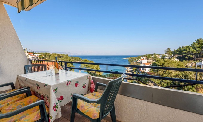 Cove Basina (Jelsa) Apartment | Two bedroom apartment near beach Basina, Hvar (A-11817-a)