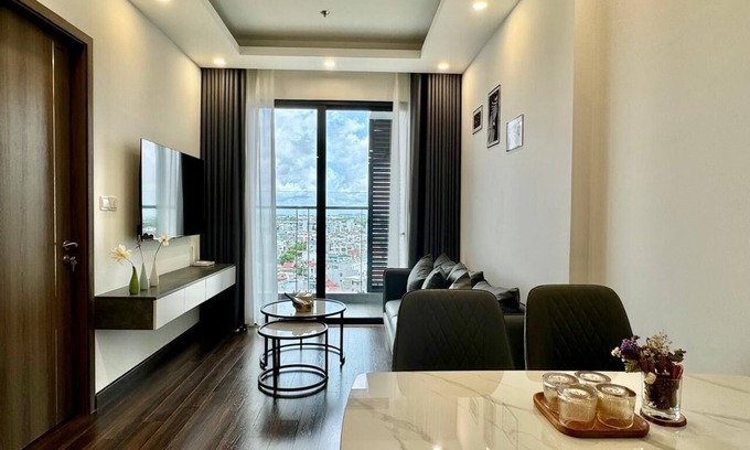 Le Chan House | Two-Bedroom Apartment with City View
