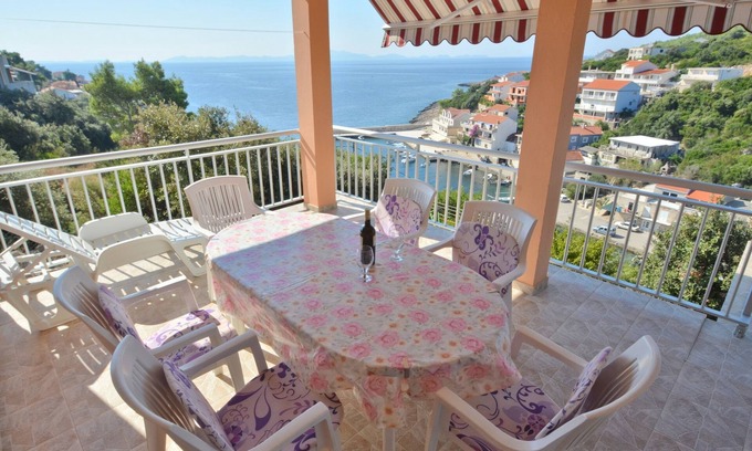 Zavalatica Apartment | Two bedroom apartment with terrace and sea view Zavalatica, Korčula (A-11216-b)