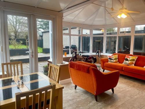 Bottesford House | Two bedroom detached bungalow with conservatory