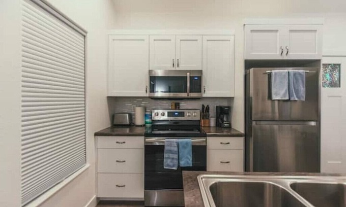 Orderville Cottage | Two Bedroom Farmhouse Cottage No. 3n