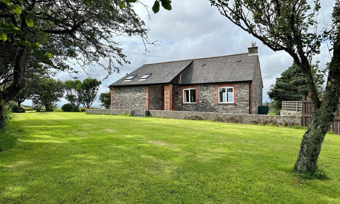 Looe Cottage | Two bedroom holiday cottage in a quiet rural location.