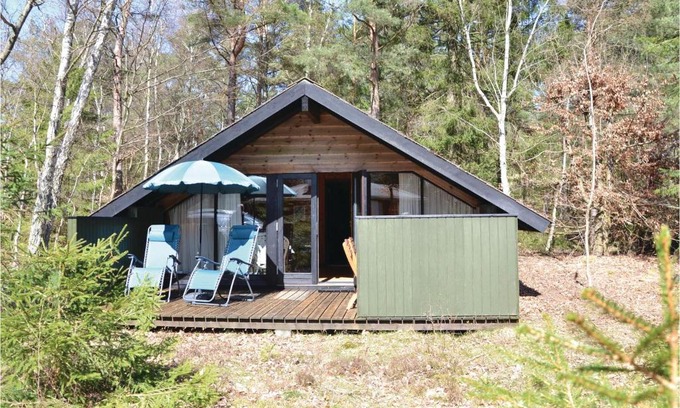 Asserbo House | Two-Bedroom Holiday Home In Frederiksvark