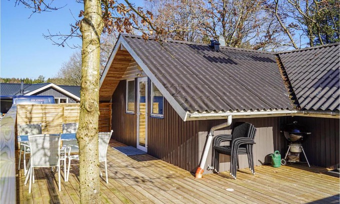 Skygge House | Two-Bedroom Holiday Home In Give