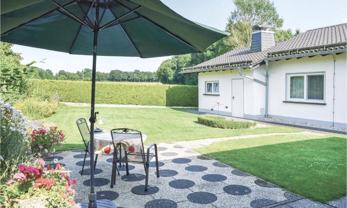Rott House | Two-Bedroom Holiday Home in Rott