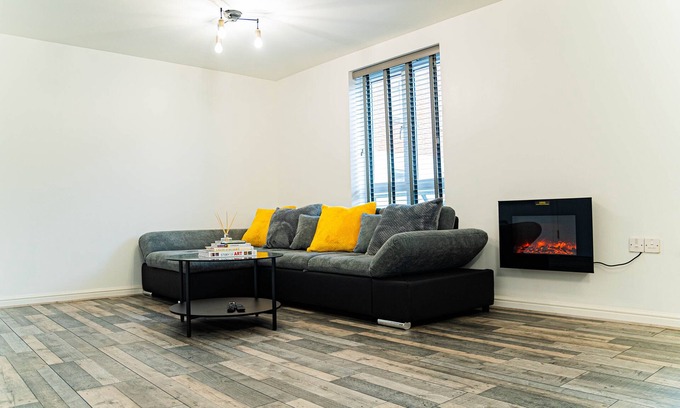 Abbey Wood Apartment | TWO BEDROOM LUXURY GROUND FLOOR APARTMENT.