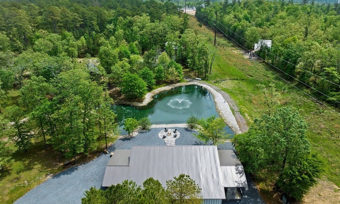 Hochatown Cabin | Two bedroom luxury haven on a relaxing pond.
