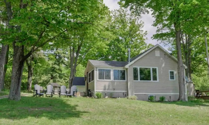 Bala Cottage | Two Bedroom Moon River Cottage