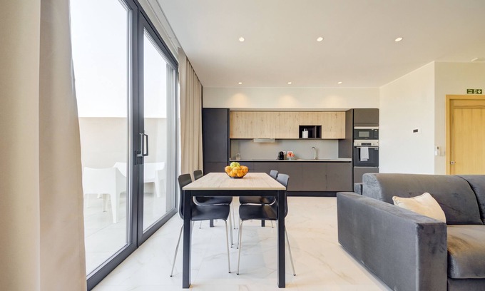 St. Andrew's Apartment | Two Bedroom Penthouse - Jacuzzi