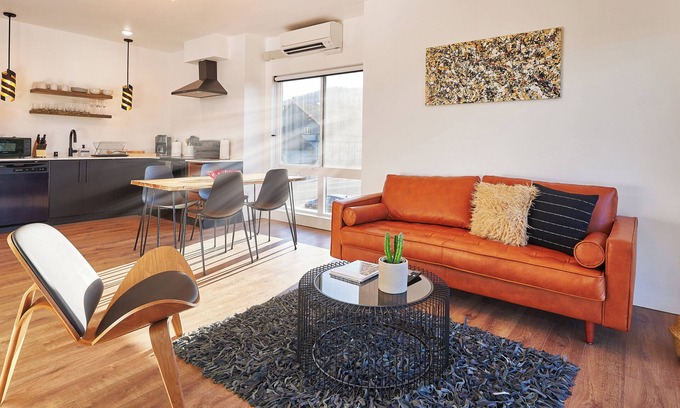 White Salmon Apartment | Two-bedroom suite-located downtown White Salmon, suite 4