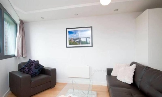 Bristol City Centre Apartment | Two bedroom superior with balcony and river view